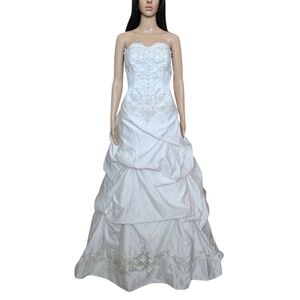 BNWT David's Bridal White Strapless Wedding Dress